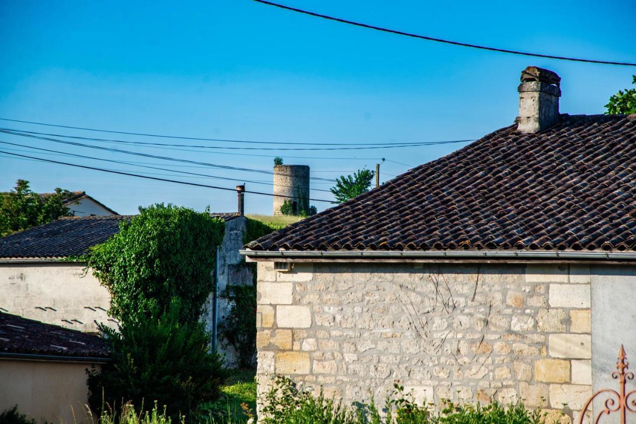 拉涩爱萨克酒店 Saint-Michel-de-Fronsac 外观 照片